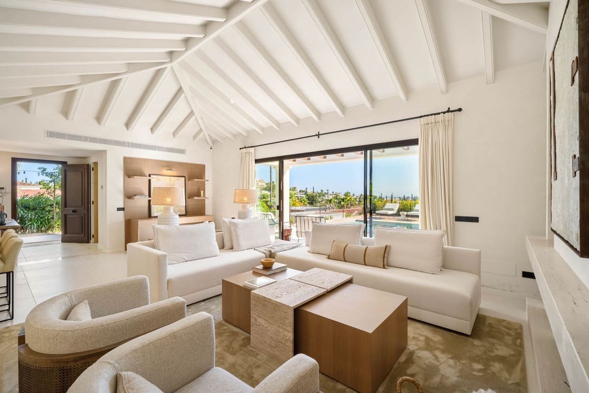 4 bedroom Villa for sale in Nueva Andalucia with pool garage - € 4,350,000 (Ref: 9094692)