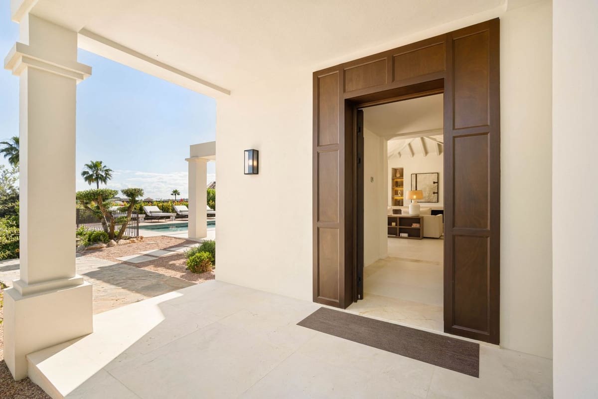 4 bedroom Villa for sale in Nueva Andalucia with pool garage - € 4,350,000 (Ref: 9094692)