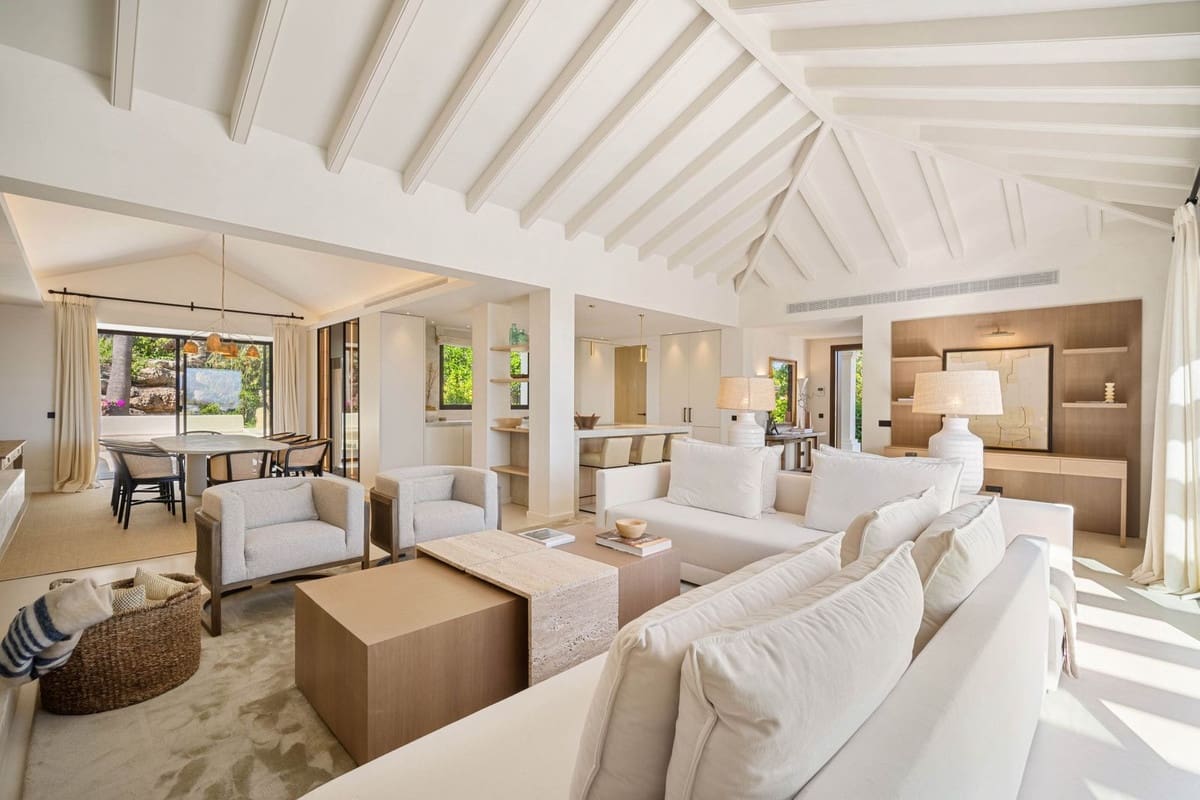 4 bedroom Villa for sale in Nueva Andalucia with pool garage - € 4,350,000 (Ref: 9094692)