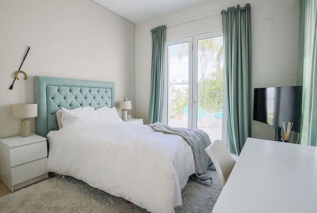 5 soverom Villa til salgs i Estepona med svømmebasseng garasje - € 1 495 000 (Ref: 9097277)