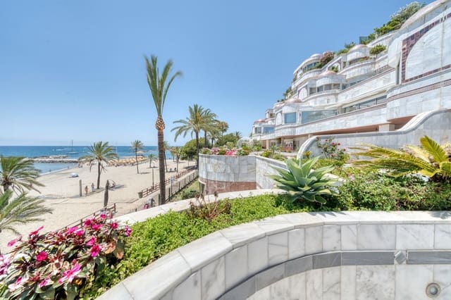 Apartamento de 3 habitaciones en Puerto Banus, Marbella en venta con piscina garaje - 5.100.000 € (Ref: 9099773)