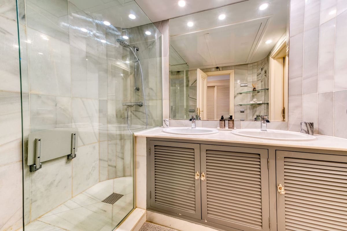 3 bedroom Apartment for sale in Puerto Banus with pool garage - € 5,100,000 (Ref: 9099773)