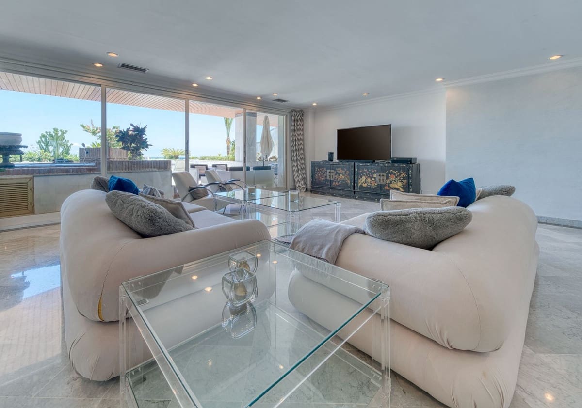 3 bedroom Apartment for sale in Puerto Banus with pool garage - € 5,100,000 (Ref: 9099773)