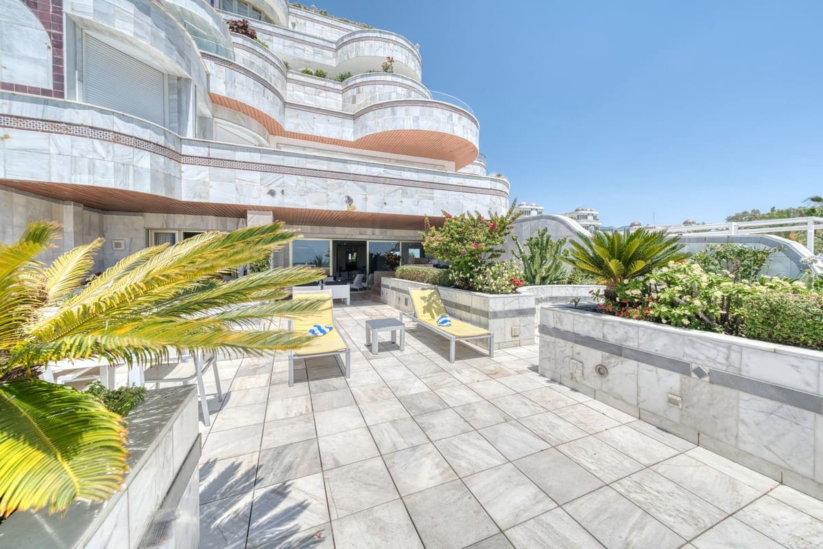 3 bedroom Apartment for sale in Puerto Banus with pool garage - € 5,100,000 (Ref: 9099773)