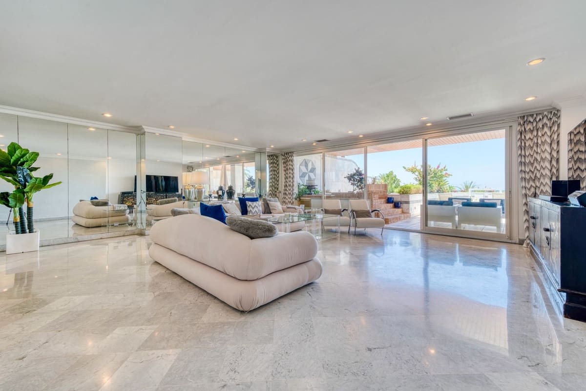 3 soverom Leilighet til salgs i Puerto Banus med svømmebasseng garasje - € 5 100 000 (Ref: 9099773)