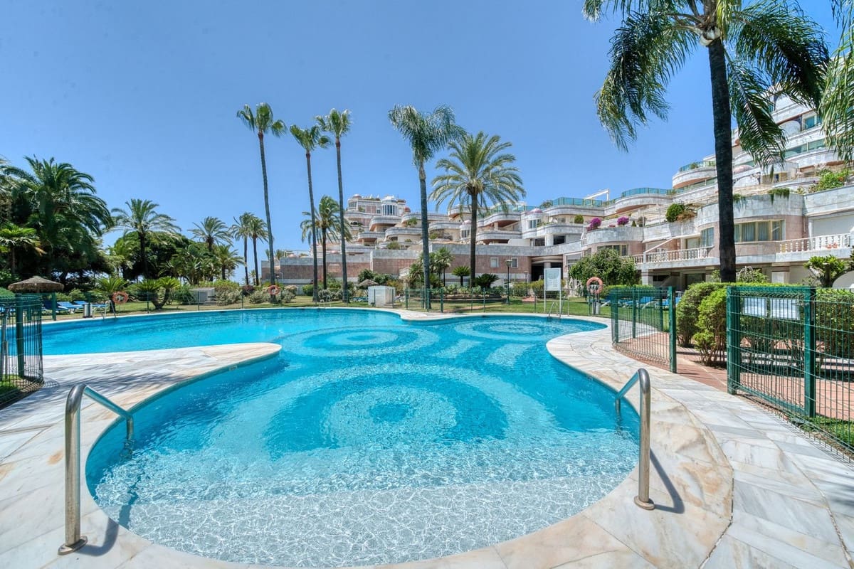 3 soverom Leilighet til salgs i Puerto Banus med svømmebasseng garasje - € 5 100 000 (Ref: 9099773)