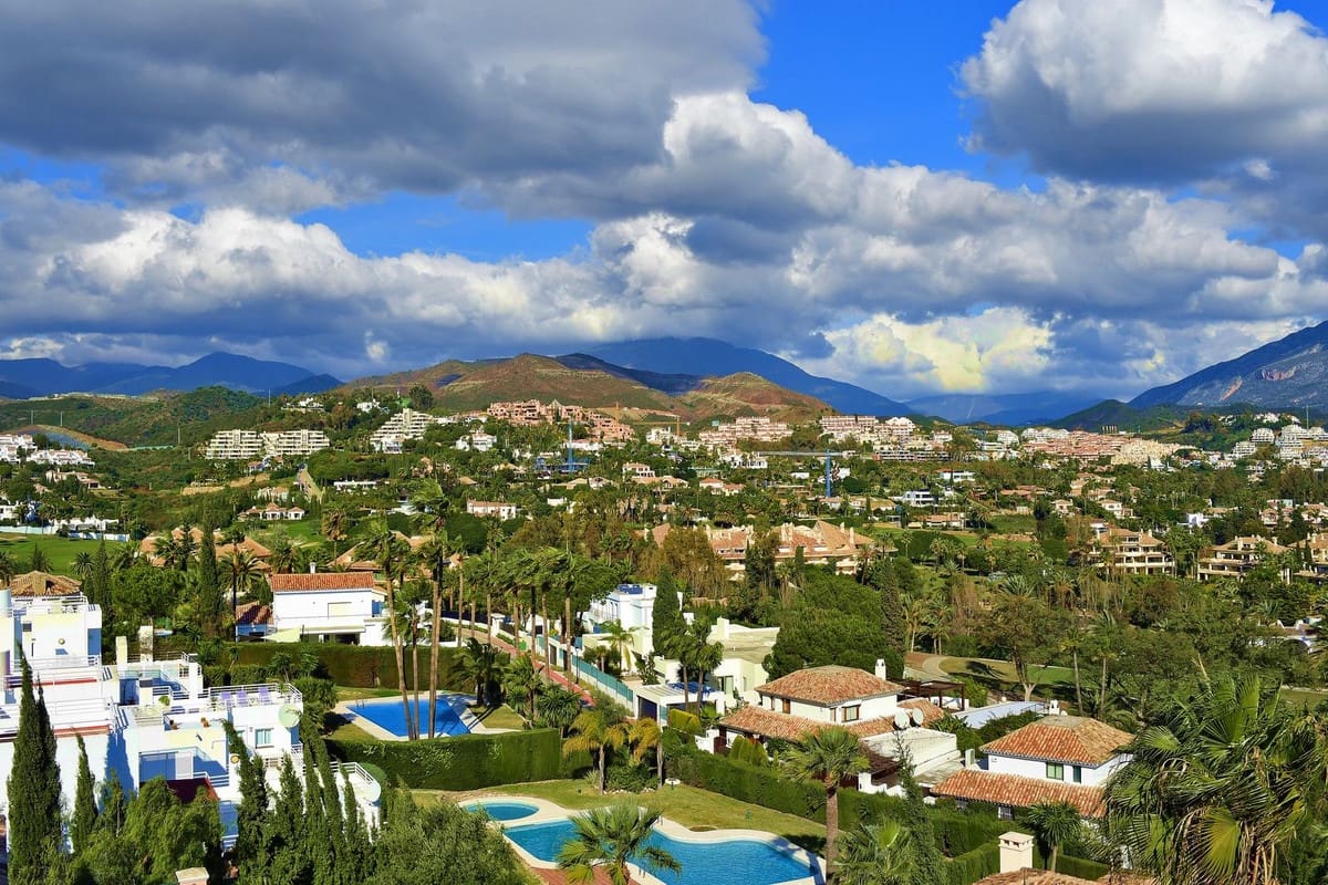 7 bedroom Villa for sale in Nueva Andalucia with pool garage - € 4,400,000 (Ref: 9099774)