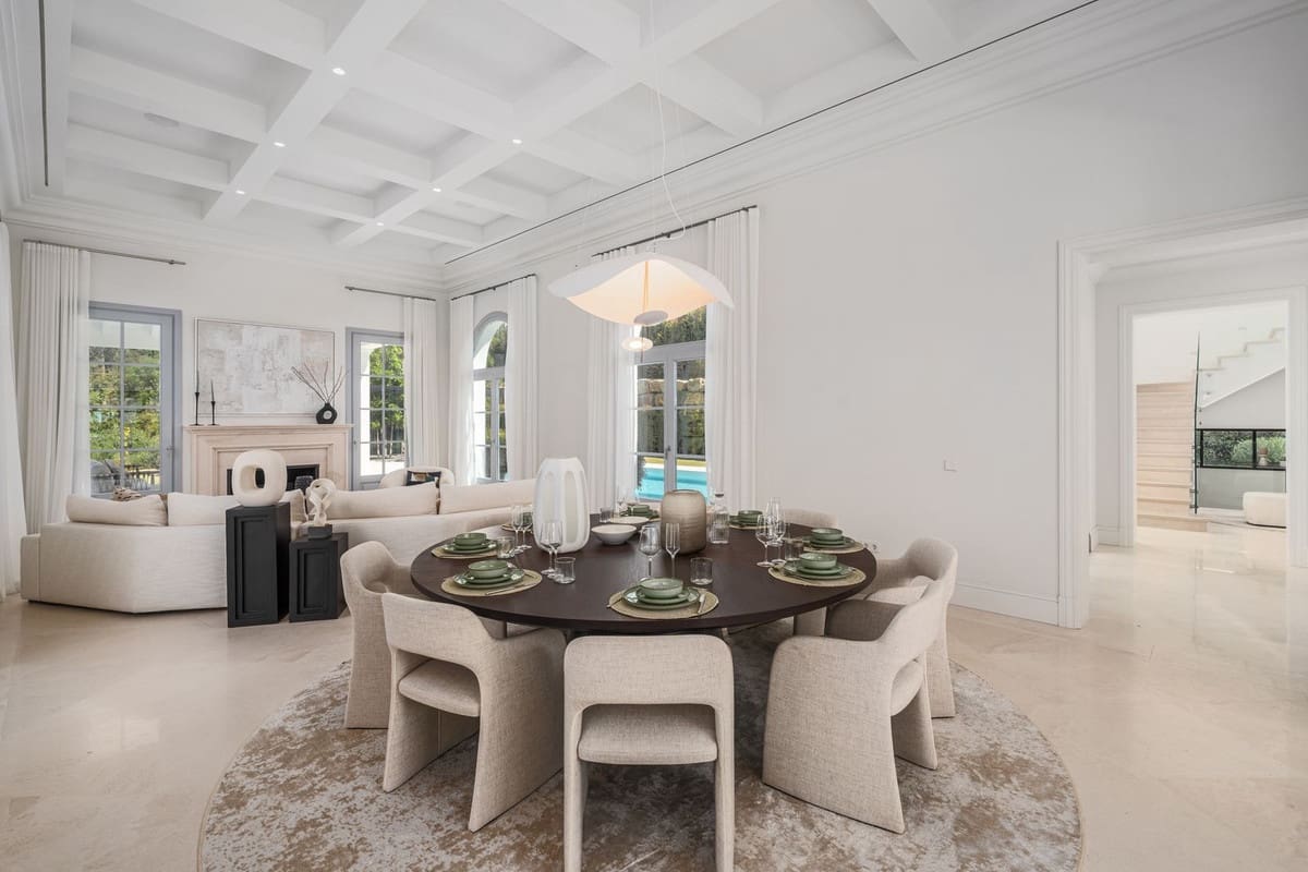 4 makuuhuone Huvila myytävänä paikassa Nueva Andalucia mukana uima-altaan 
autotalli - 4 595 000 € (Ref: 9100068)