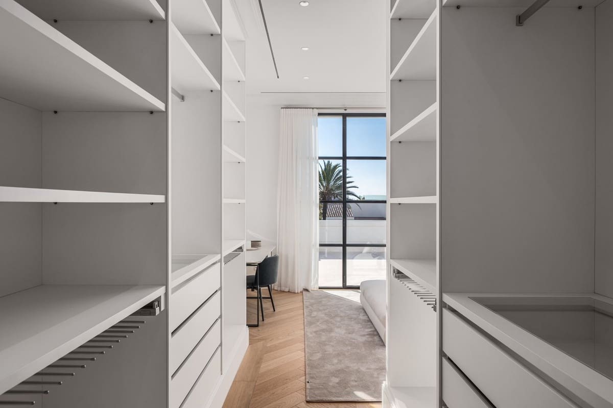 4 makuuhuone Huvila myytävänä paikassa Nueva Andalucia mukana uima-altaan 
autotalli - 4 595 000 € (Ref: 9100068)