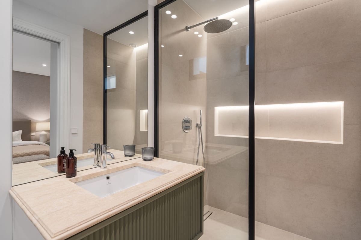 4 makuuhuone Huvila myytävänä paikassa Nueva Andalucia mukana uima-altaan 
autotalli - 4 595 000 € (Ref: 9100068)