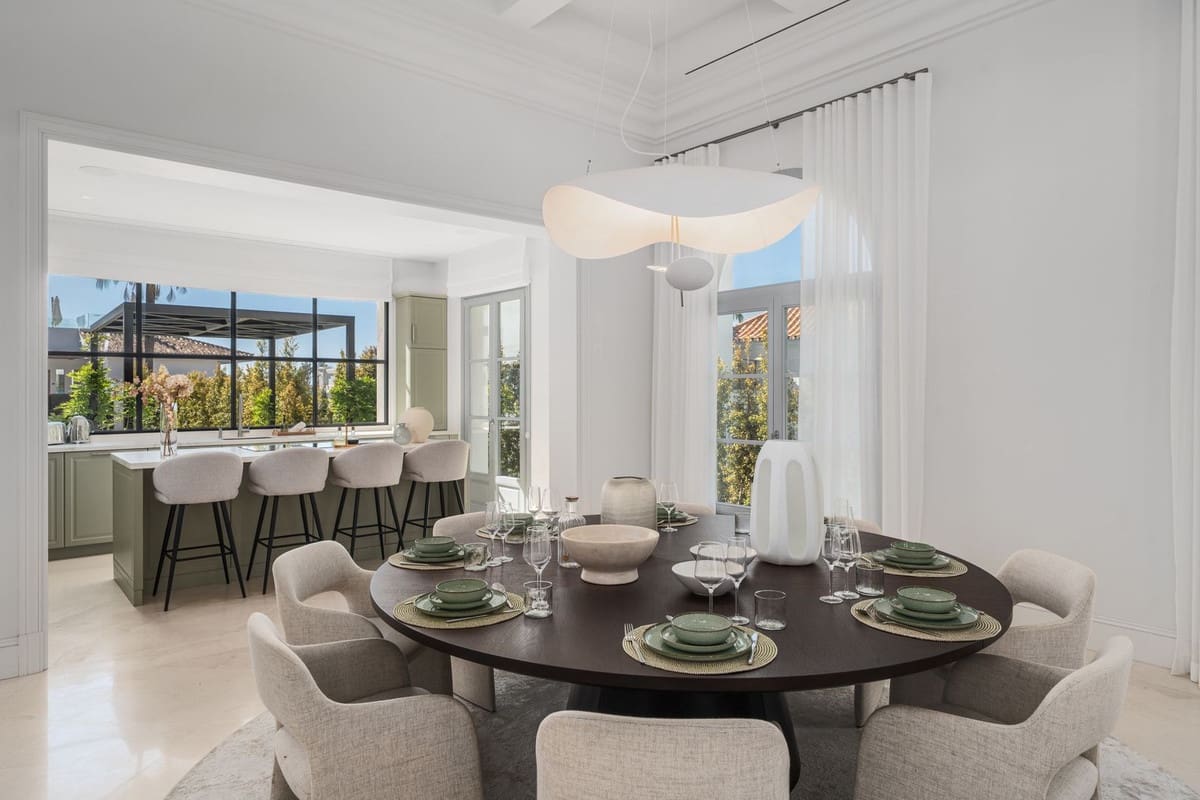 4 makuuhuone Huvila myytävänä paikassa Nueva Andalucia mukana uima-altaan 
autotalli - 4 595 000 € (Ref: 9100068)