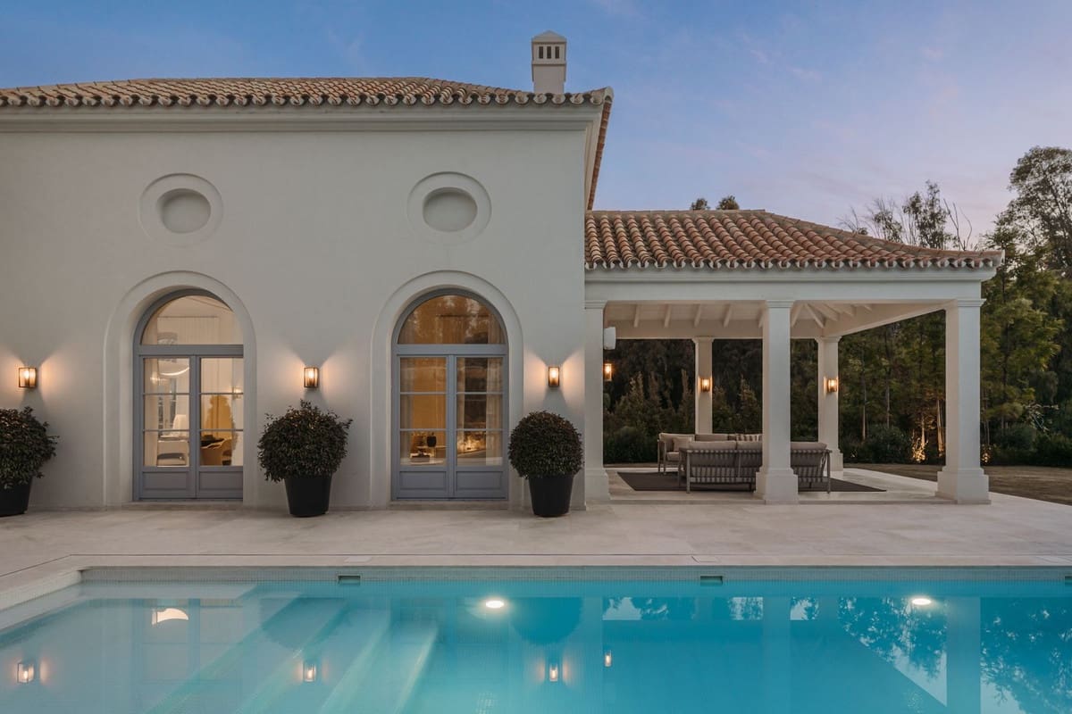 4 makuuhuone Huvila myytävänä paikassa Nueva Andalucia mukana uima-altaan 
autotalli - 4 595 000 € (Ref: 9100068)