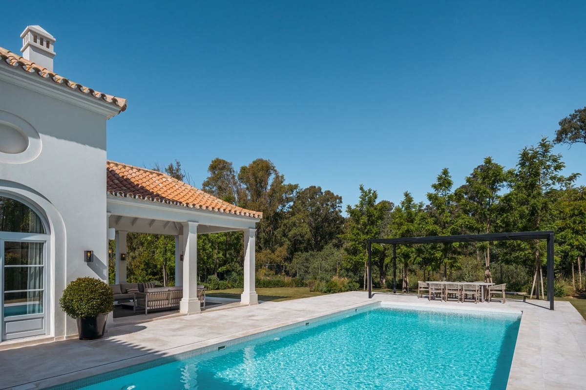 4 makuuhuone Huvila myytävänä paikassa Nueva Andalucia mukana uima-altaan 
autotalli - 4 595 000 € (Ref: 9100068)