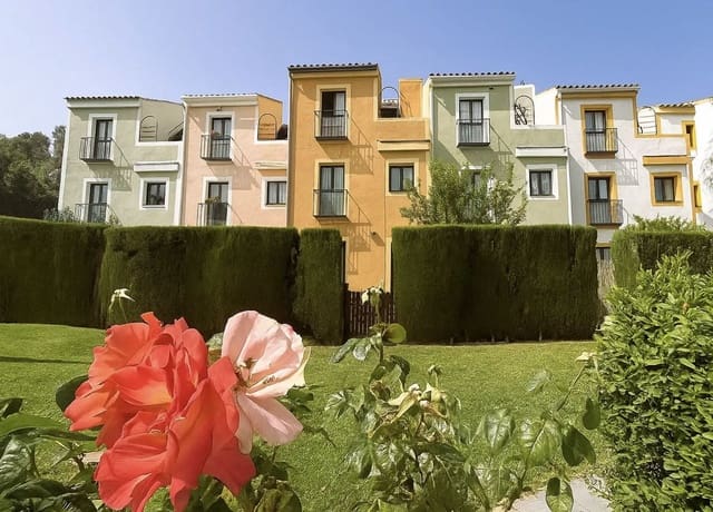 3 soveværelse Byhus til salg i Bahia de Casares, Casares med swimmingpool garage - € 270.000 (Ref: 9101676)