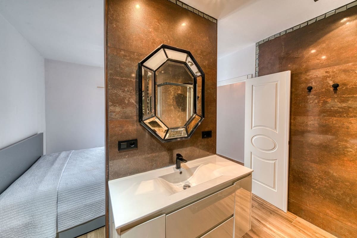 2 bedroom Townhouse for rent in Marbella - € 1,800 (Ref: 9103943)