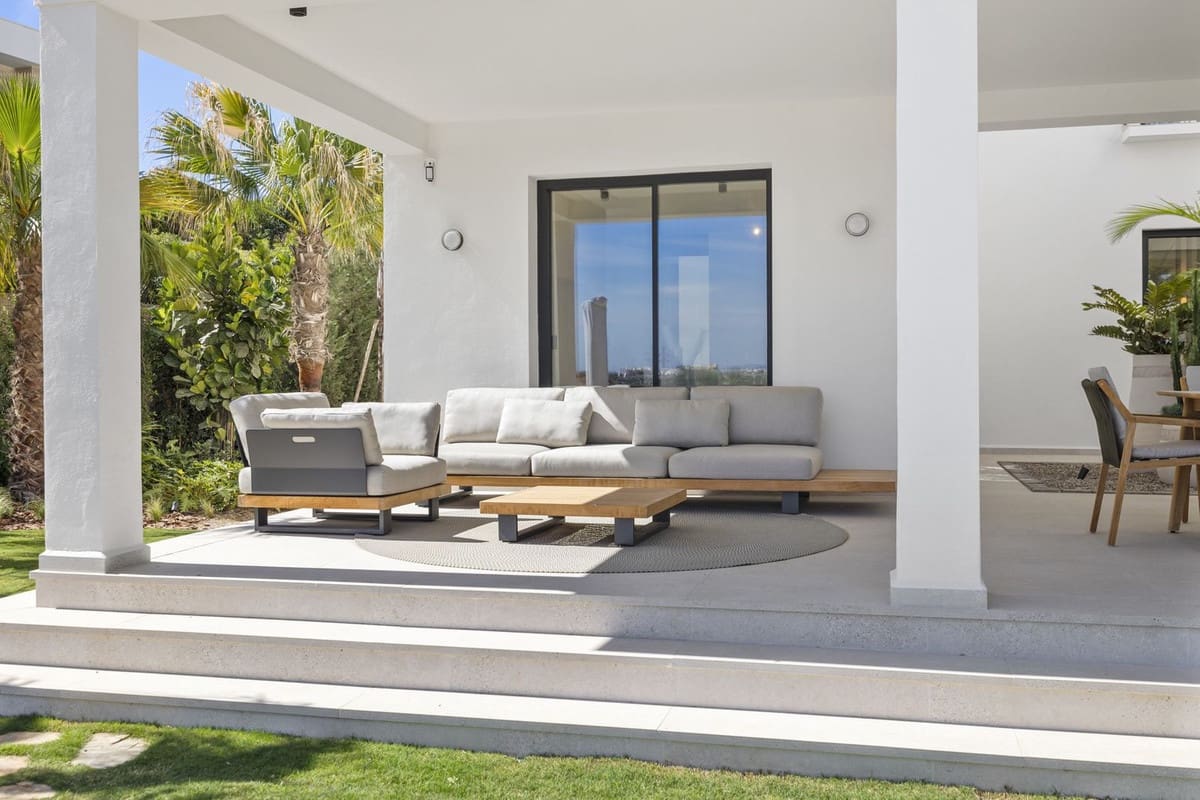 5 soverom Villa til salgs i Estepona med svømmebasseng garasje - € 2 190 000 (Ref: 9107952)