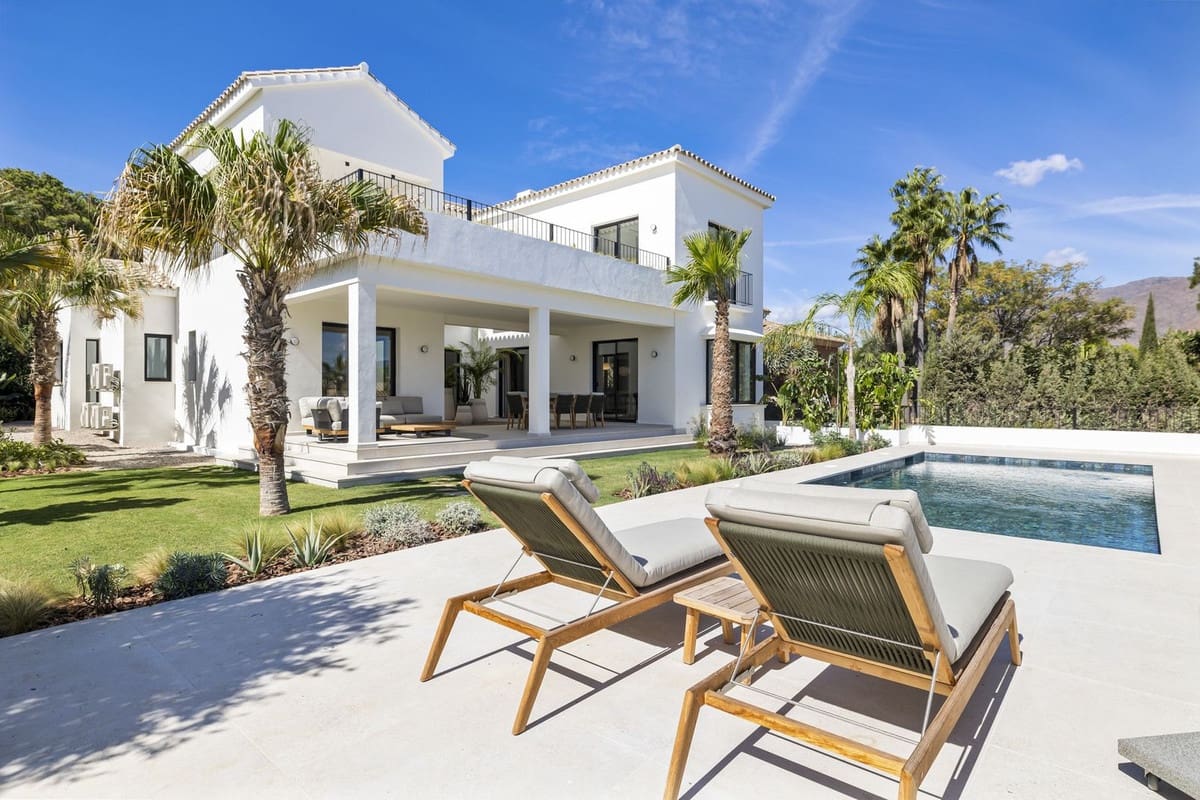Chalet de 5 habitaciones en Estepona en venta con piscina garaje - 2.190.000 € (Ref: 9107952)