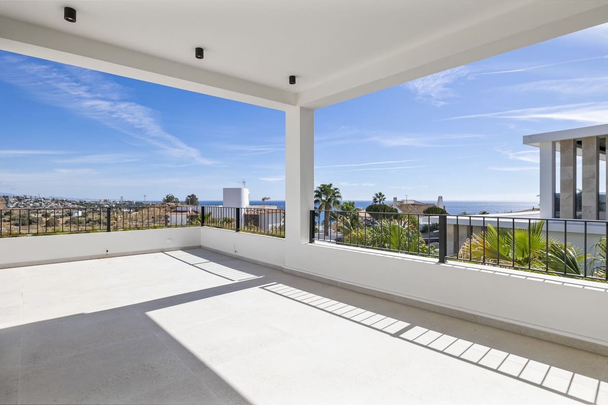 Chalet de 5 habitaciones en Estepona en venta con piscina garaje - 2.190.000 € (Ref: 9107952)