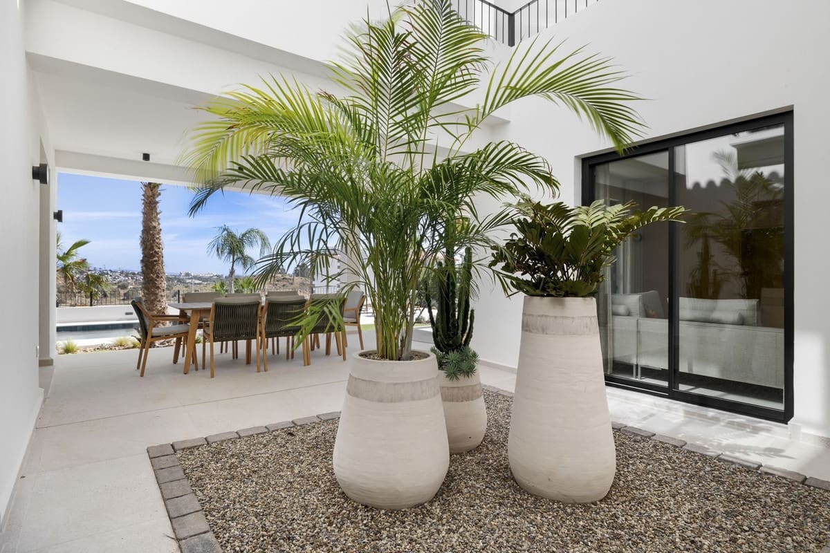 Chalet de 5 habitaciones en Estepona en venta con piscina garaje - 2.190.000 € (Ref: 9107952)