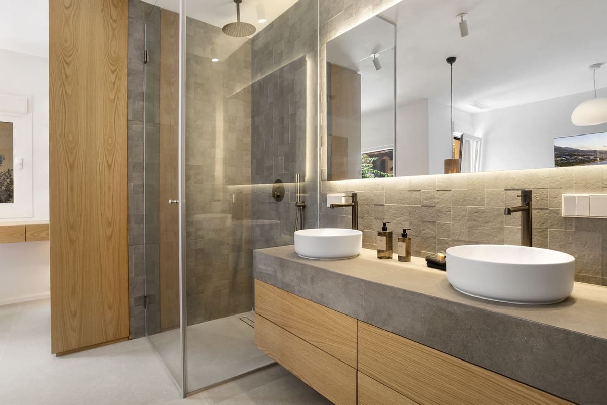 Apartamento de 3 habitaciones en Estepona en venta con piscina garaje - 965.000 € (Ref: 9108070)