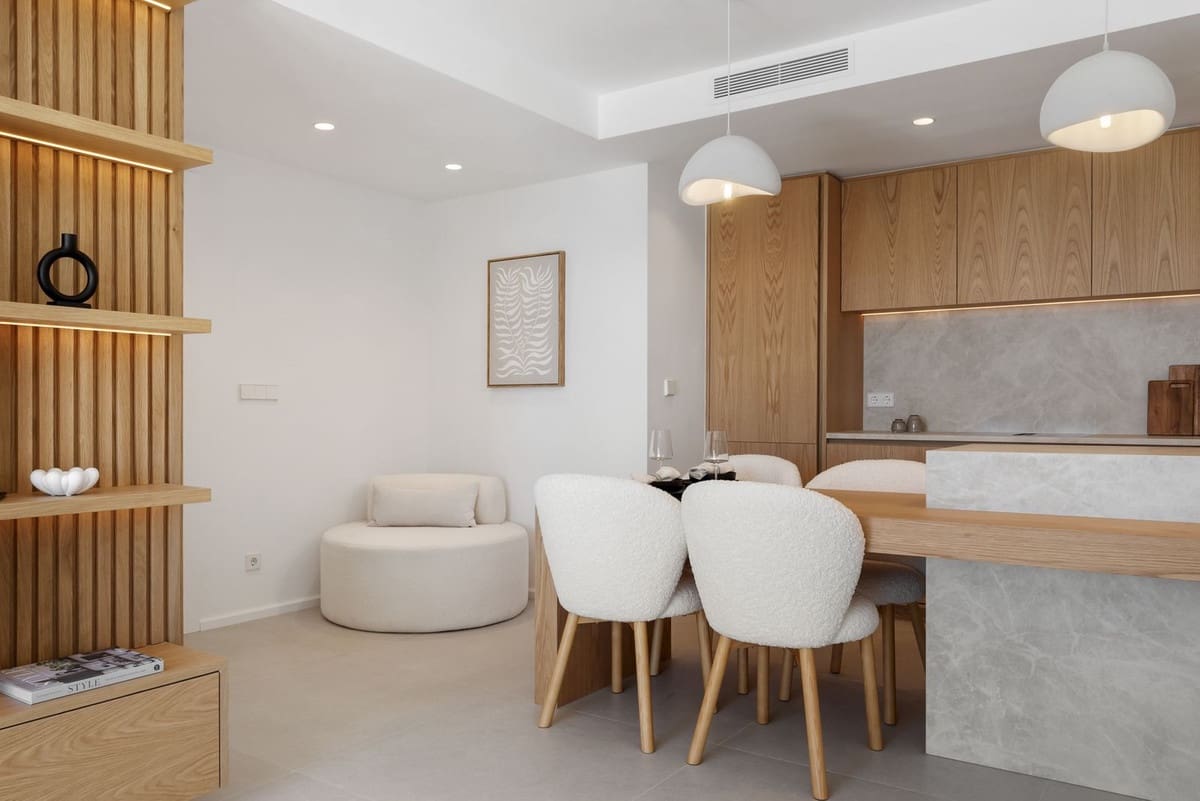 Apartamento de 3 habitaciones en Estepona en venta con piscina garaje - 965.000 € (Ref: 9108070)