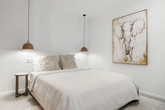 Apartamento de 3 habitaciones en Estepona en venta con piscina garaje - 965.000 € (Ref: 9108070)