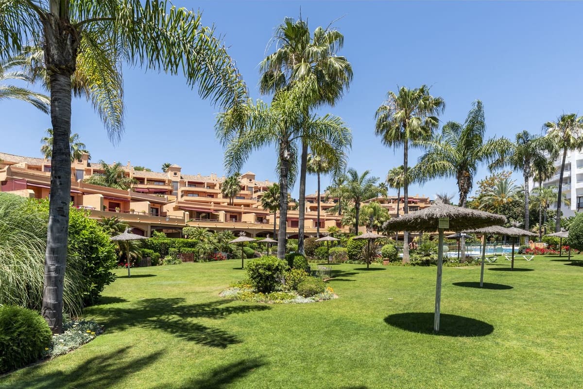 3 slaapkamer Appartement te koop in Estepona met zwembad garage - € 965.000 (Ref: 9108070)