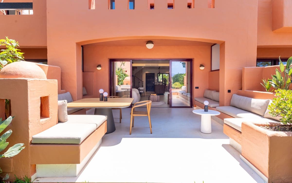 4 bedroom Townhouse for sale in Golden Mile with pool garage - € 1,995,000 (Ref: 9108173)