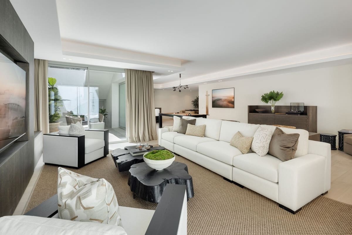 6 makuuhuone Huvila myytävänä paikassa Golden Mile mukana uima-altaan 
autotalli - 8 950 000 € (Ref: 9109632)