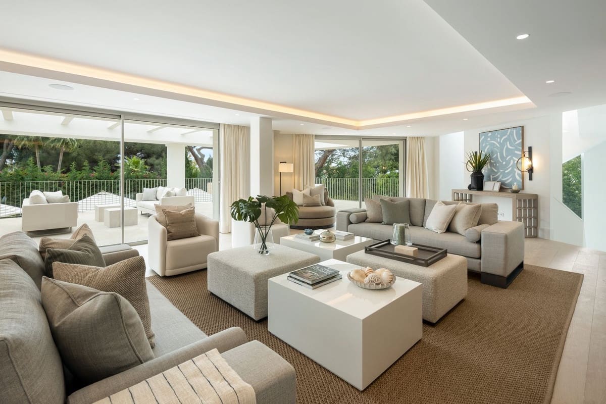 6 bedroom Villa for sale in Golden Mile with pool garage - € 8,950,000 (Ref: 9109632)