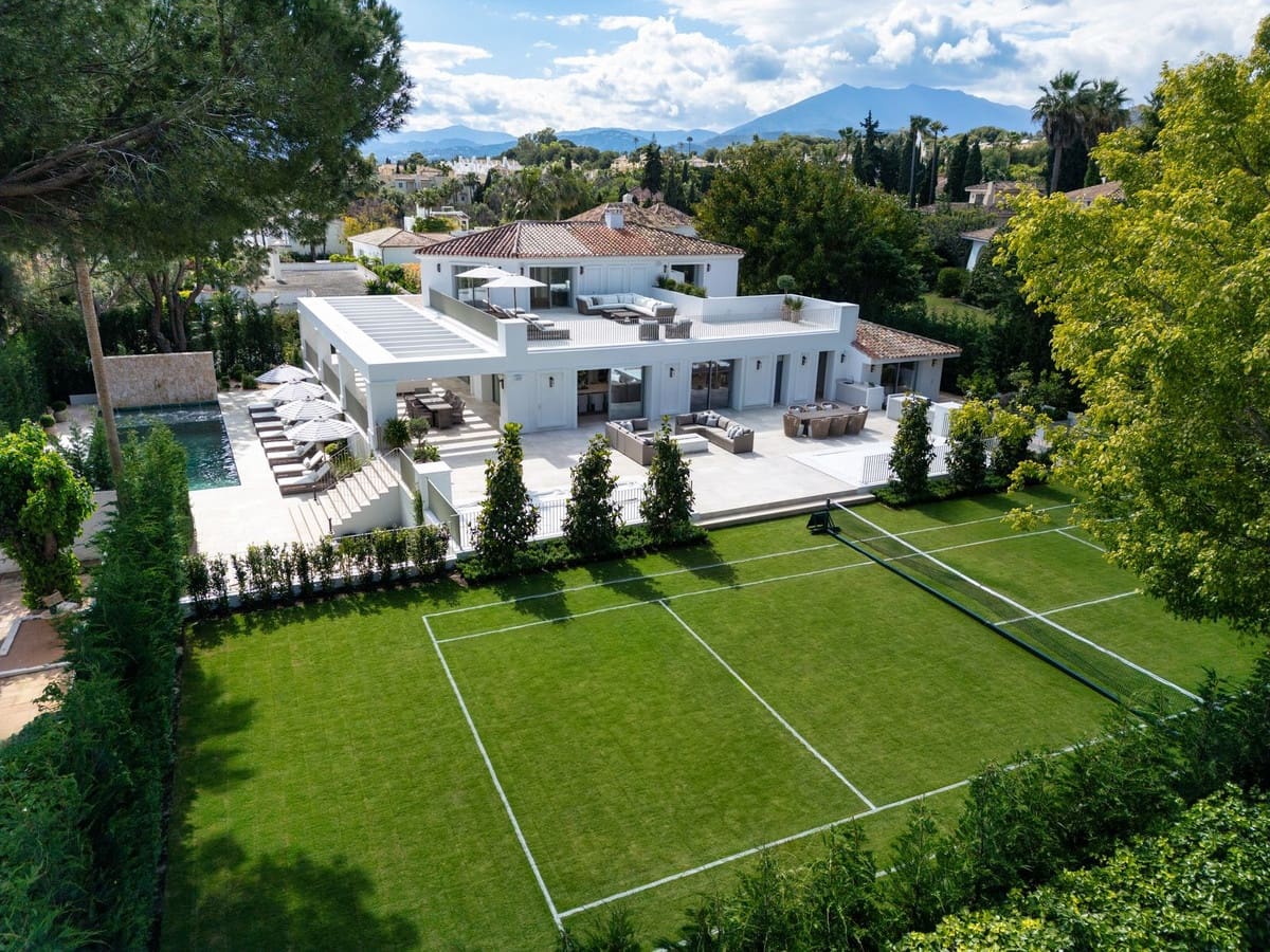 6 bedroom Villa for sale in Golden Mile with pool garage - € 8,950,000 (Ref: 9109632)