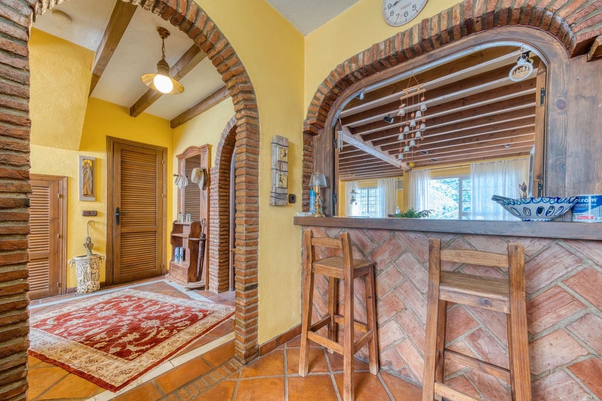 3 quarto Casa em Banda para venda em Benahavis - 375 000 € (Ref: 9115567)