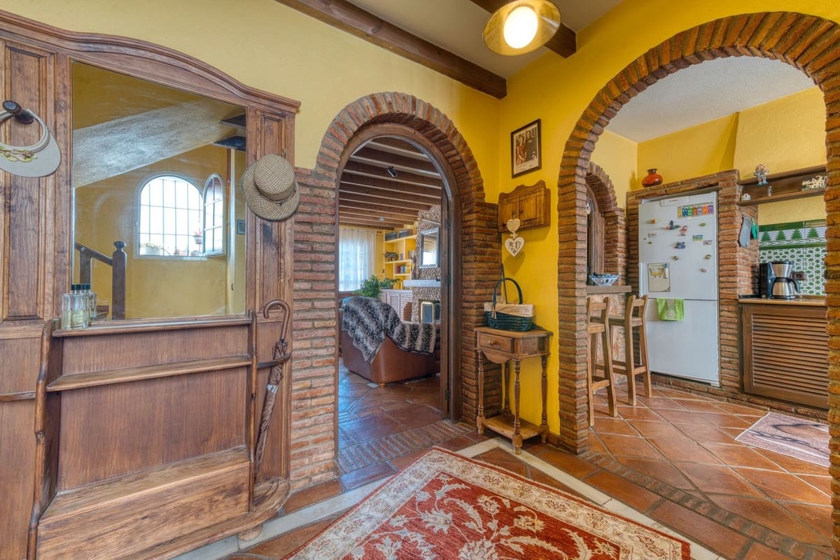 3 quarto Casa em Banda para venda em Benahavis - 375 000 € (Ref: 9115567)