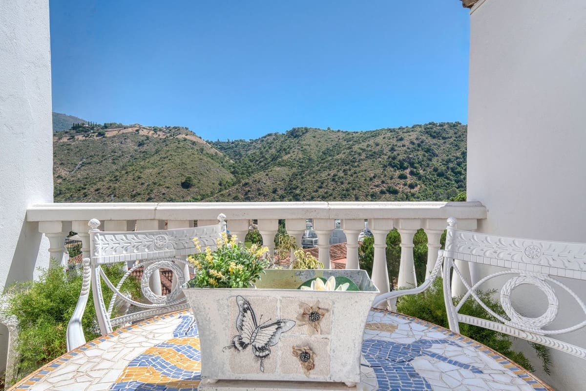 3 quarto Casa em Banda para venda em Benahavis - 375 000 € (Ref: 9115567)