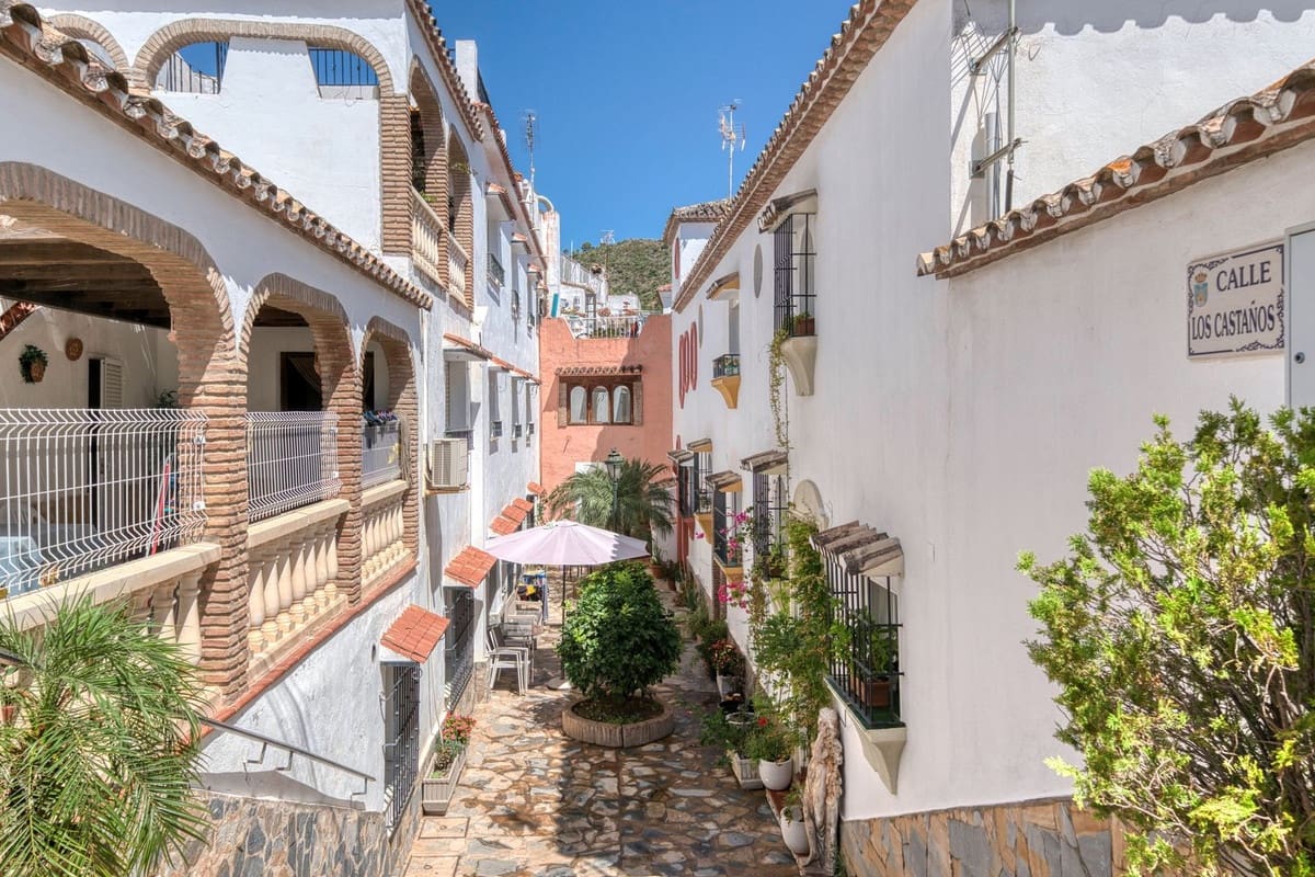 3 quarto Casa em Banda para venda em Benahavis - 375 000 € (Ref: 9115567)