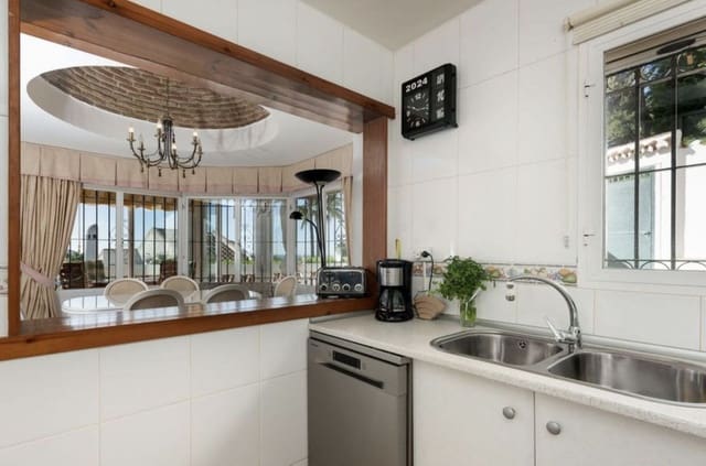 3 soverom Villa til salgs i Mijas Costa, Mijas med svømmebasseng garasje - € 595 000 (Ref: 9115568)