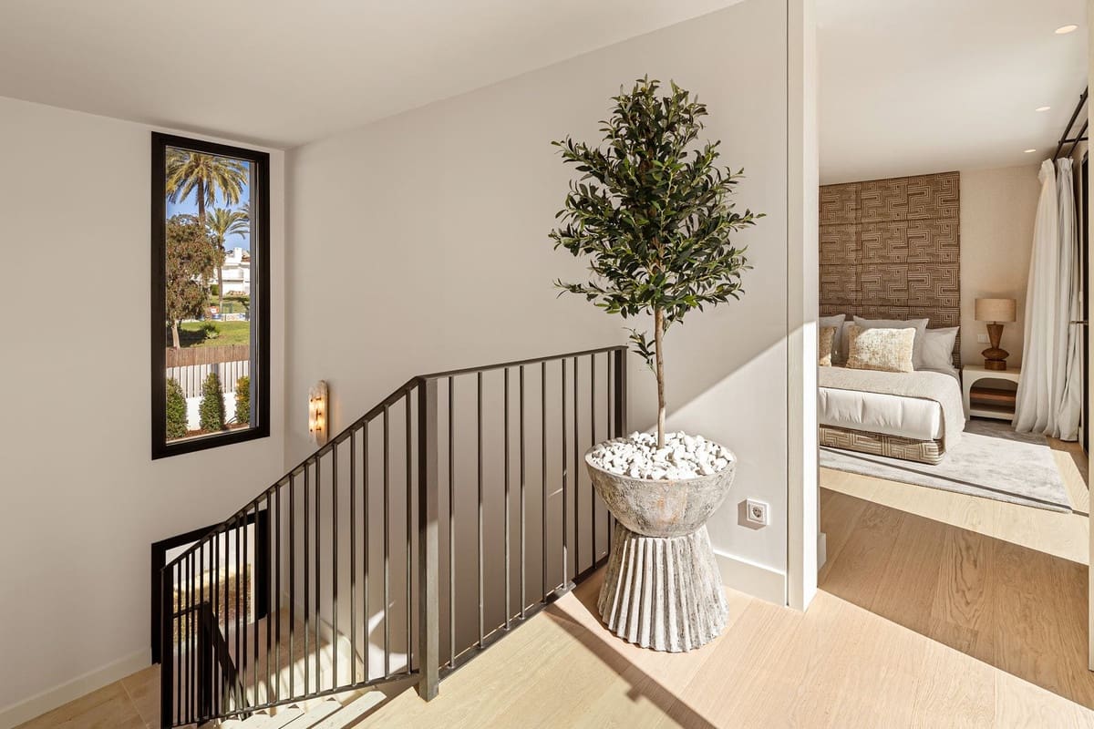 6 soverom Villa til salgs i Aloha Golf med svømmebasseng garasje - € 8 650 000 (Ref: 9115569)