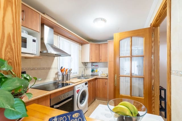 Apartamento de 2 habitaciones en Ojen en venta con garaje - 230.000 € (Ref: 9127279)