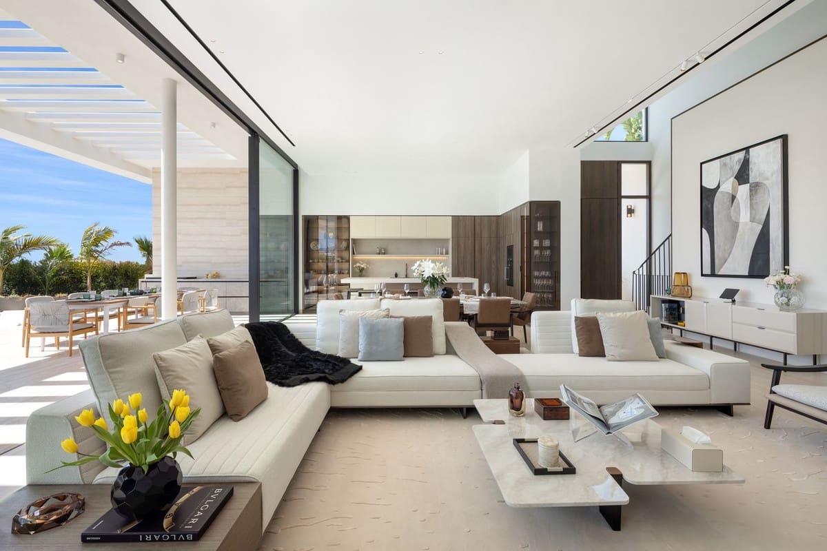 6 bedroom Villa for sale in Los Flamingos with pool garage - € 5,750,000 (Ref: 9127819)