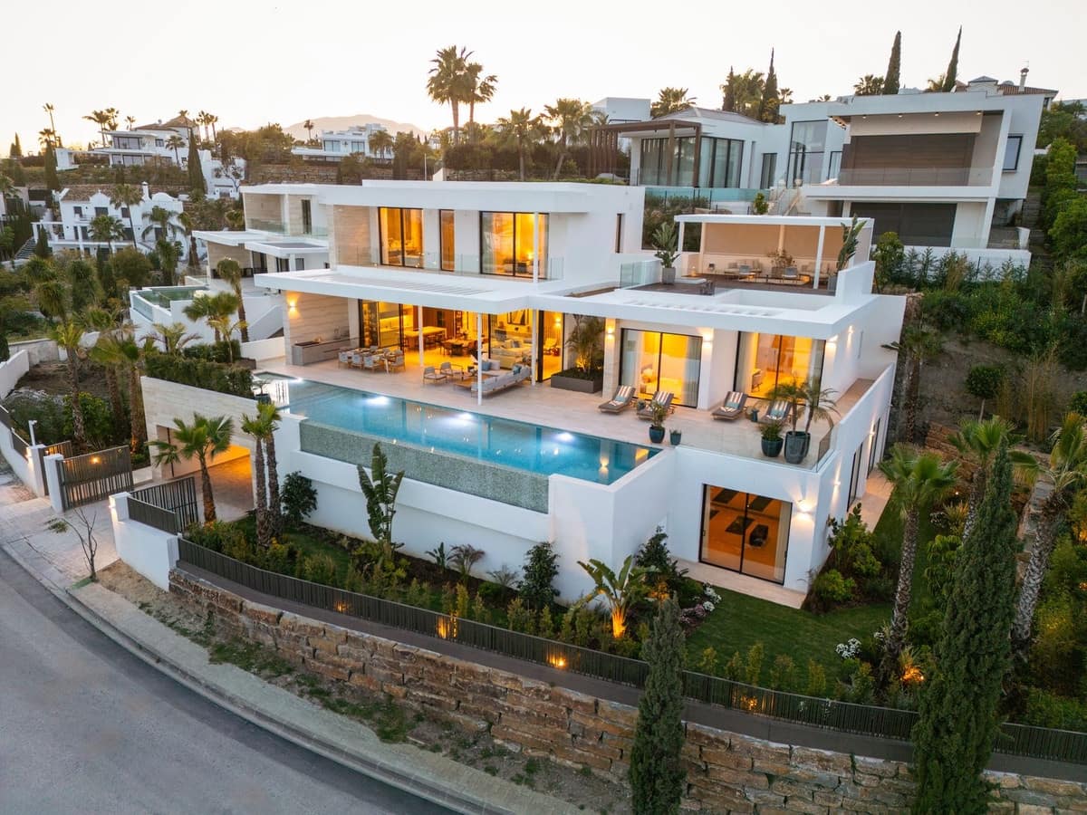 6 bedroom Villa for sale in Los Flamingos with pool garage - € 5,750,000 (Ref: 9127819)