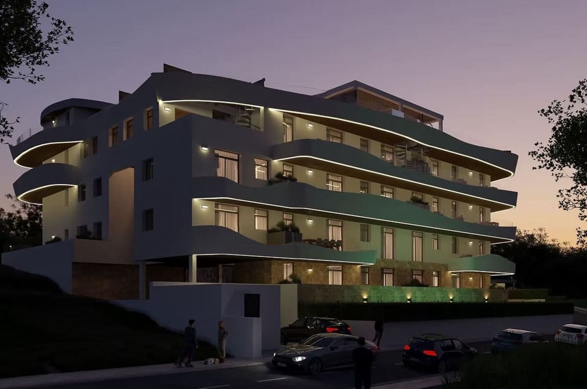 2 makuuhuone Huoneisto myytävänä paikassa Estepona mukana uima-altaan 
autotalli - 530 000 € (Ref: 9131443)