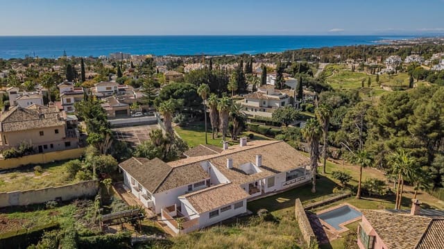 7 sypialnia Willa na sprzedaż w Marbella z basenem garażem - 3 000 000 € (Ref: 9138644)