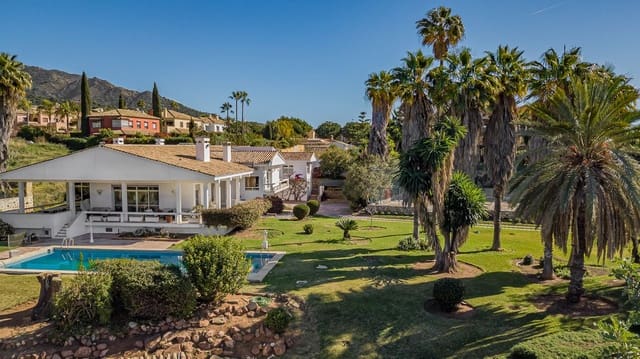 7 sypialnia Willa na sprzedaż w Marbella z basenem garażem - 3 000 000 € (Ref: 9138644)