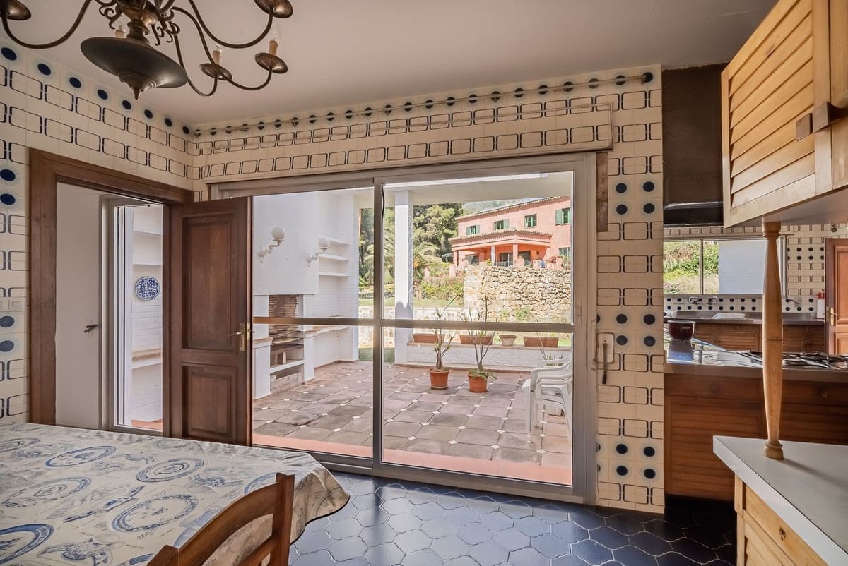 7 makuuhuone Huvila myytävänä paikassa Marbella mukana uima-altaan 
autotalli - 3 000 000 € (Ref: 9138644)