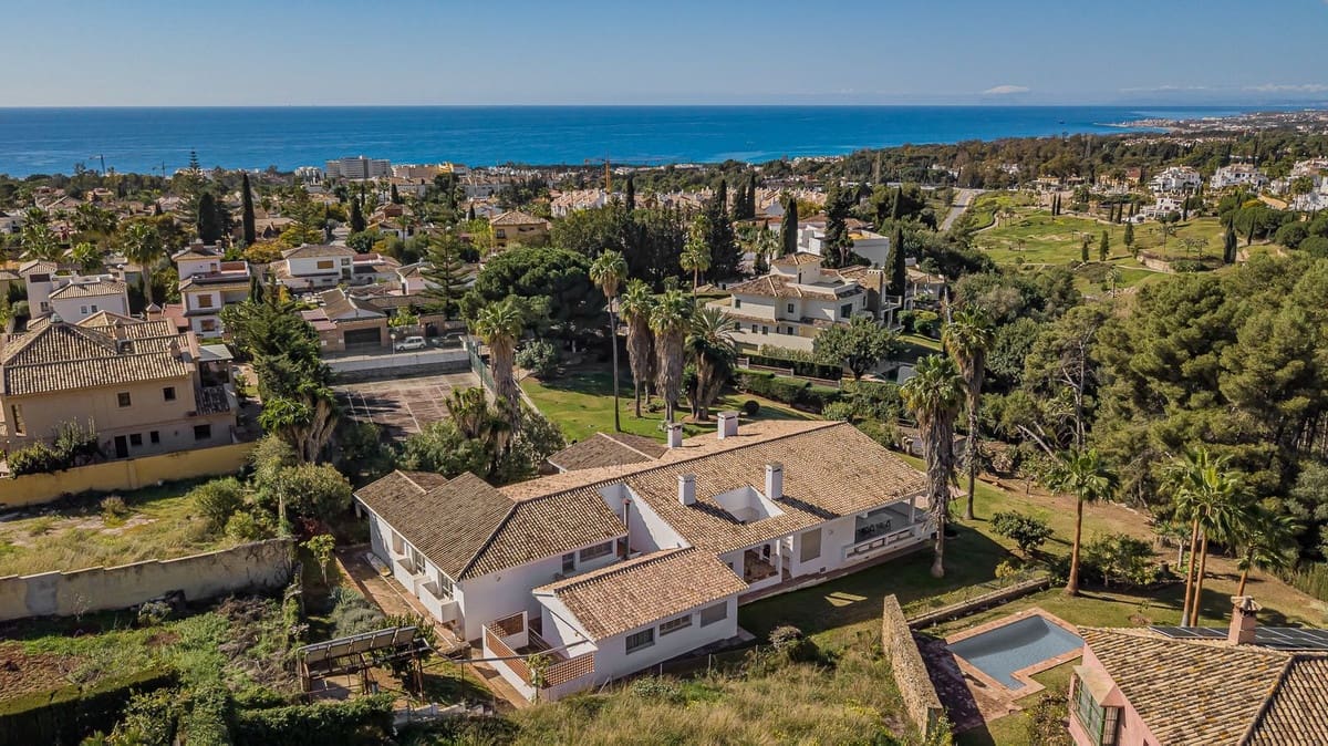 7 makuuhuone Huvila myytävänä paikassa Marbella mukana uima-altaan 
autotalli - 3 000 000 € (Ref: 9138644)