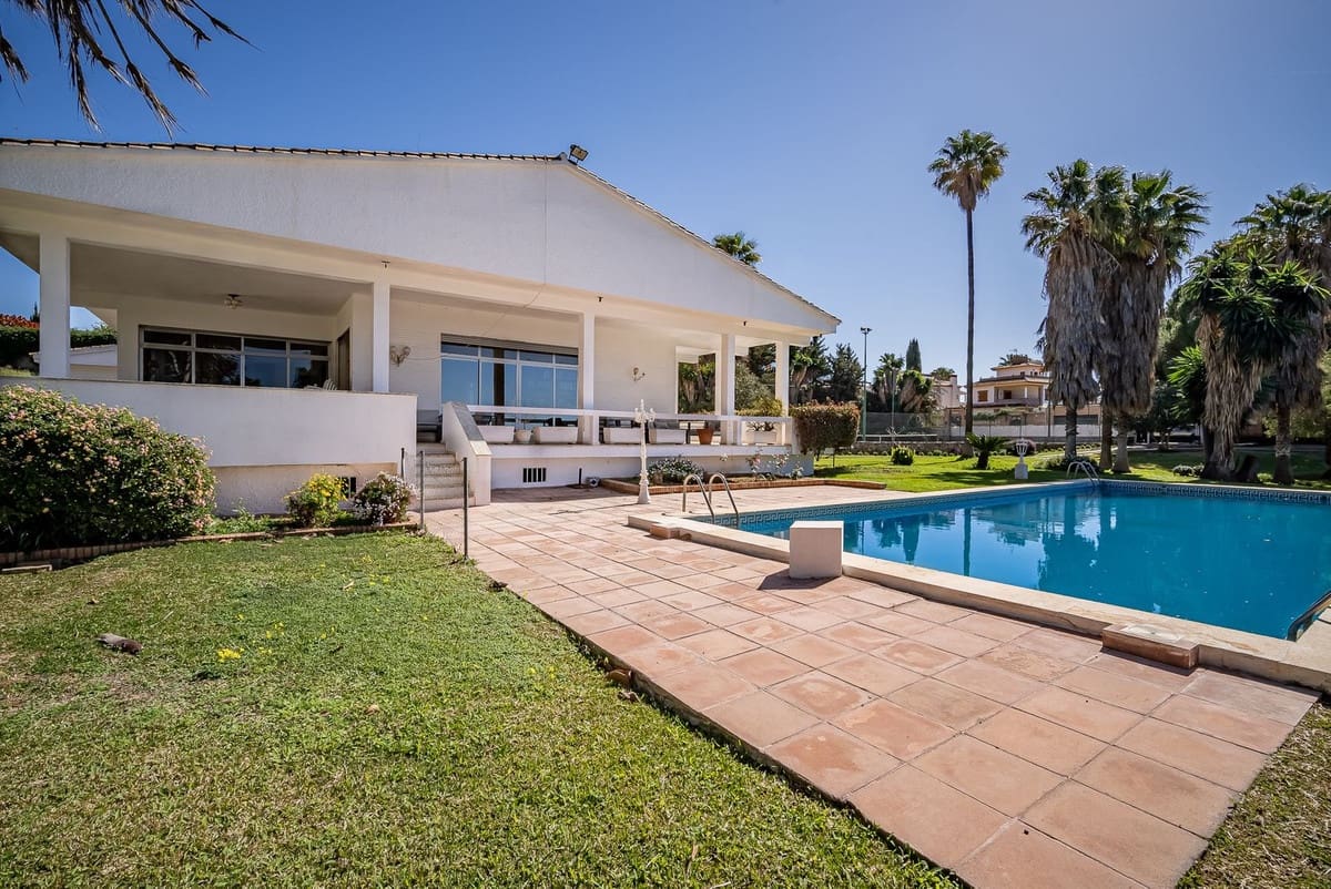 7 makuuhuone Huvila myytävänä paikassa Marbella mukana uima-altaan 
autotalli - 3 000 000 € (Ref: 9138644)