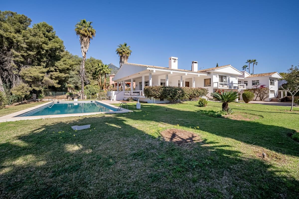 7 makuuhuone Huvila myytävänä paikassa Marbella mukana uima-altaan 
autotalli - 3 000 000 € (Ref: 9138644)