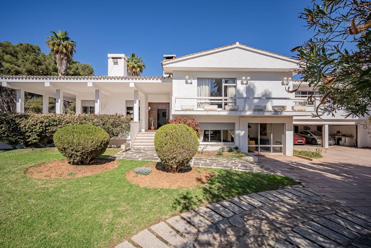 7 makuuhuone Huvila myytävänä paikassa Marbella mukana uima-altaan 
autotalli - 3 000 000 € (Ref: 9138644)