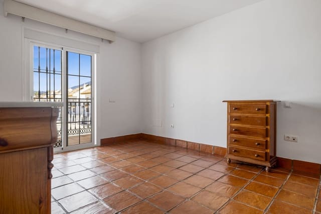 4 slaapkamer Huis te koop in San Pedro de Alcantara, Marbella met zwembad garage - € 949.000 (Ref: 9142314)