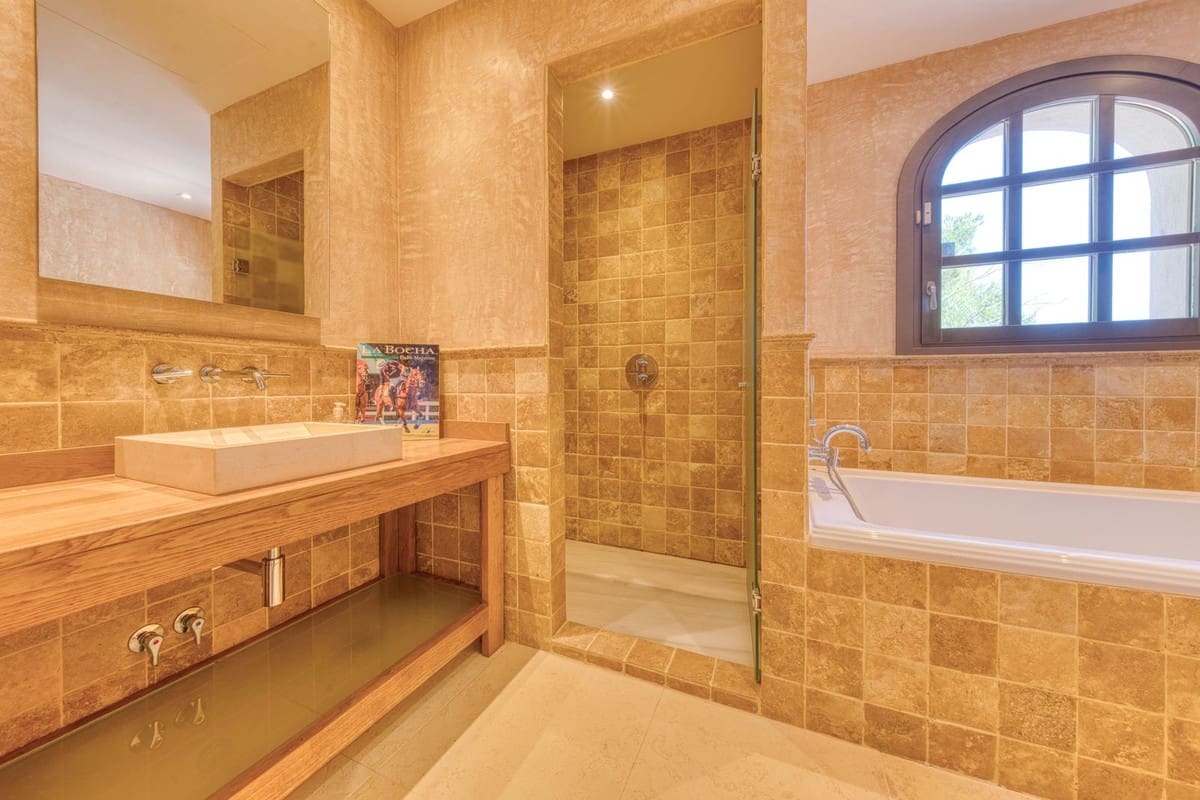 5 slaapkamer Villa te koop in Sotogrande met zwembad garage - € 3.750.000 (Ref: 9144557)